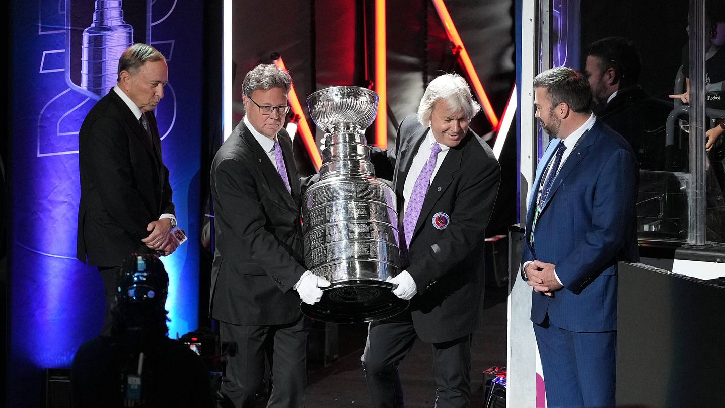 3 Colorado Avalanche can learn from Carolina Hurricanes’ Stanley Cup-winning season
