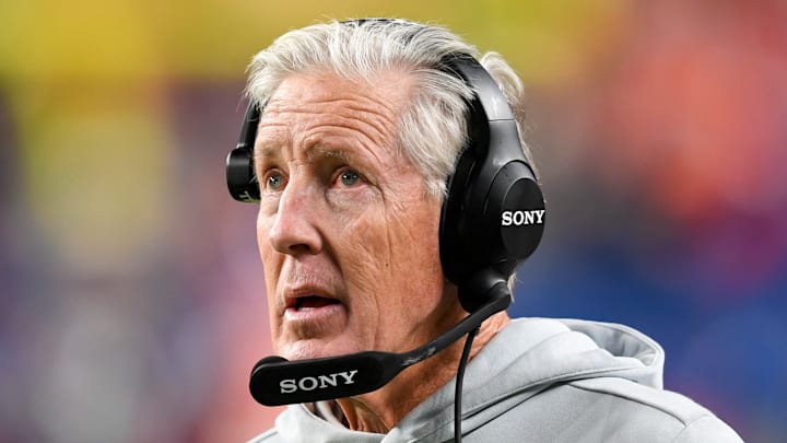 NFL: NOV 06 Raiders at Broncos NFL: NOV 06 Raiders at Broncos