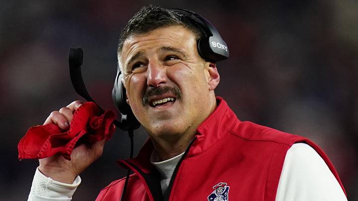 Dec 1, 2025; Foxborough, Massachusetts, USA; New England Patriots head coach Mike Vrabel holds a challenge flag in his hand during the second quarter against the New York Giants at Gillette Stadium. Mandatory Credit: David Butler II-Imagn Images Dec 1, 2025; Foxborough, Massachusetts, USA; New England Patriots head coach Mike Vrabel holds a challenge flag in his hand during the second quarter against the New York Giants at Gillette Stadium. Mandatory Credit: David Butler II-Imagn Images