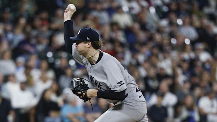 Aug 30, 2025; Chicago, Illinois, USA; New York Yankees starting pitcher Cam Schlittler (31) delivers a pitch against the Chicago White Sox during the sixth inning at Rate Field. Mandatory Credit: Kamil Krzaczynski-Imagn Images