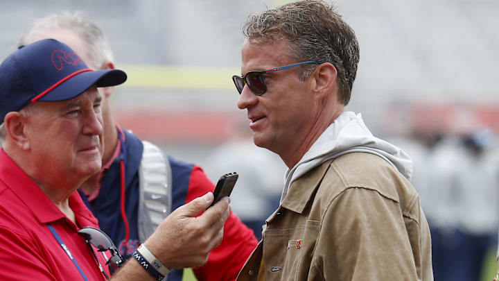 Lane Kiffin hasn't denied interest in the Florida Gators job, earning respect from USA Today's Blake Toppmeyer for it Lane Kiffin hasn't denied interest in the Florida Gators job, earning respect from USA Today's Blake Toppmeyer for it