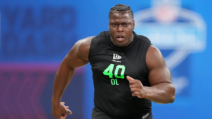 Oregon offensive lineman Emmanuel Pregnon