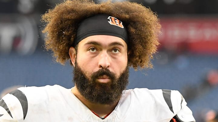 Cincinnati Bengals offensive tackle Devin Cochran (76).