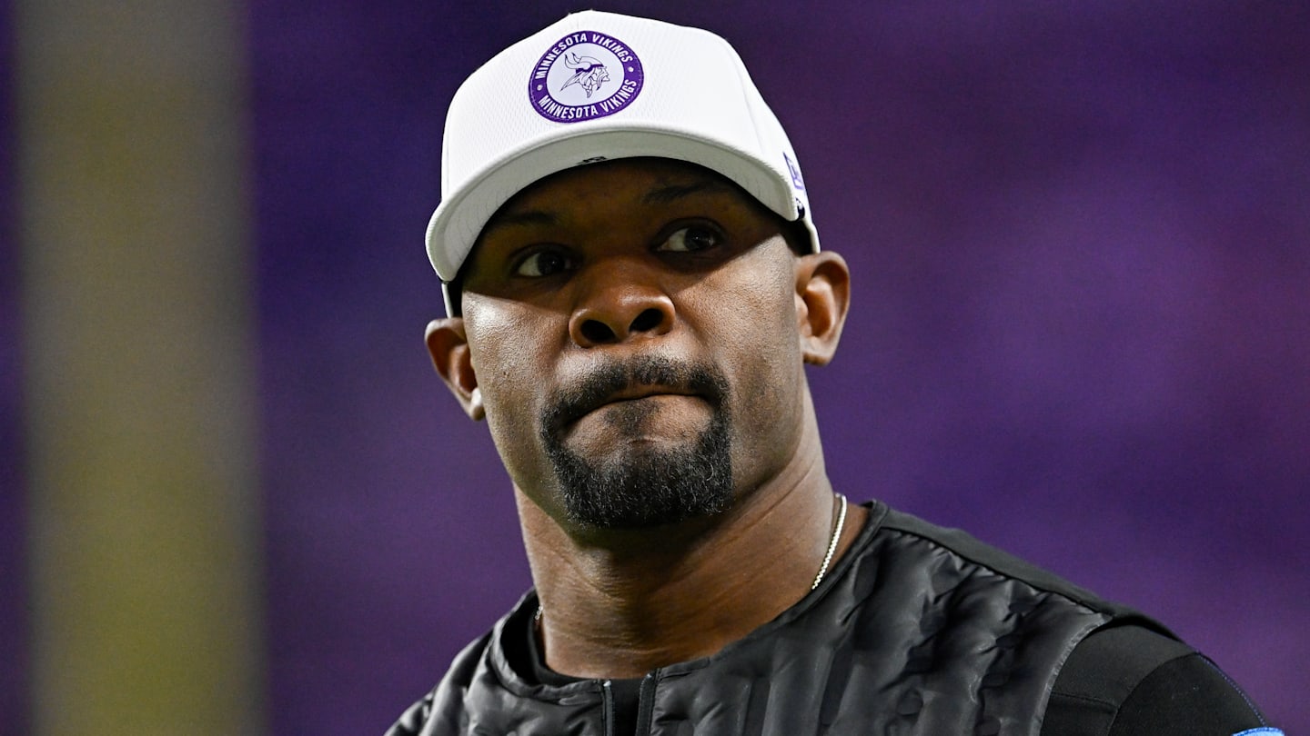 New Brian Flores report confirms Vikings won't let him go without a fight