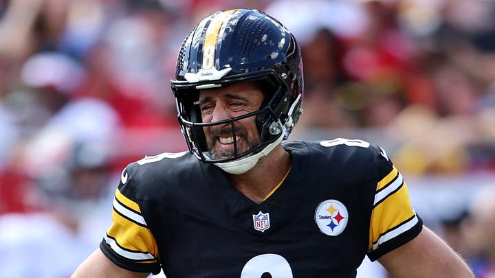 Pittsburgh Steelers quarterback Aaron Rodgers