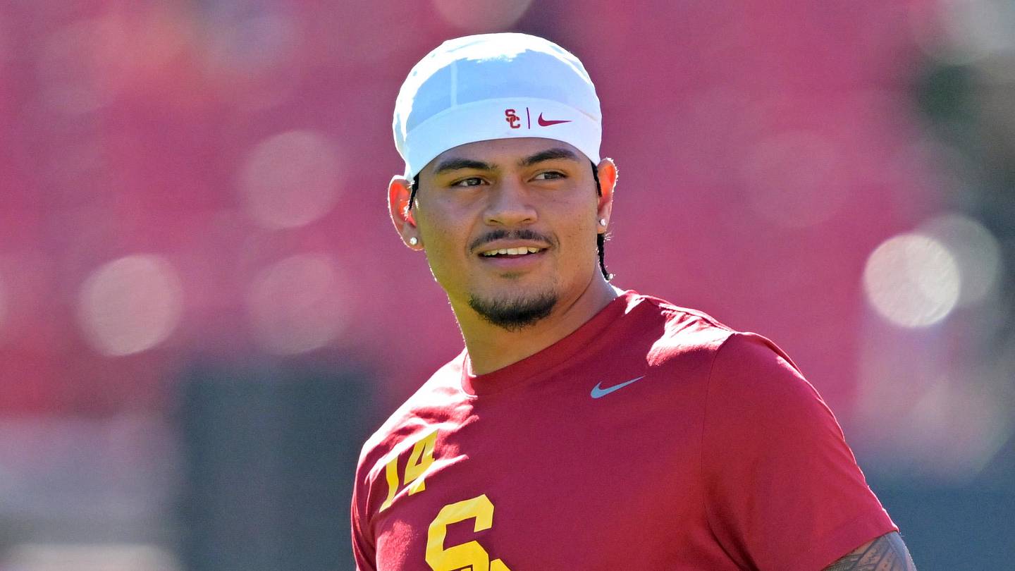USC Quarterback Jayden Maiava's Hawai’i Gesture Shows True Colors