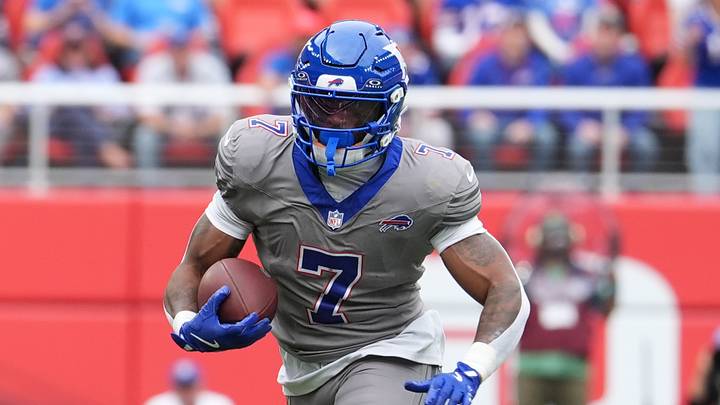 Sep 27, 2026; Orchard Park, New York, USA; Buffalo Bills running back Ray Davis (7) carries the ball in the second half against the Los Angeles Chargers at New Highmark Stadium. Mandatory Credit: Gregory Fisher-Imagn Images Sep 27, 2026; Orchard Park, New York, USA; Buffalo Bills running back Ray Davis (7) carries the ball in the second half against the Los Angeles Chargers at New Highmark Stadium. Mandatory Credit: Gregory Fisher-Imagn Images