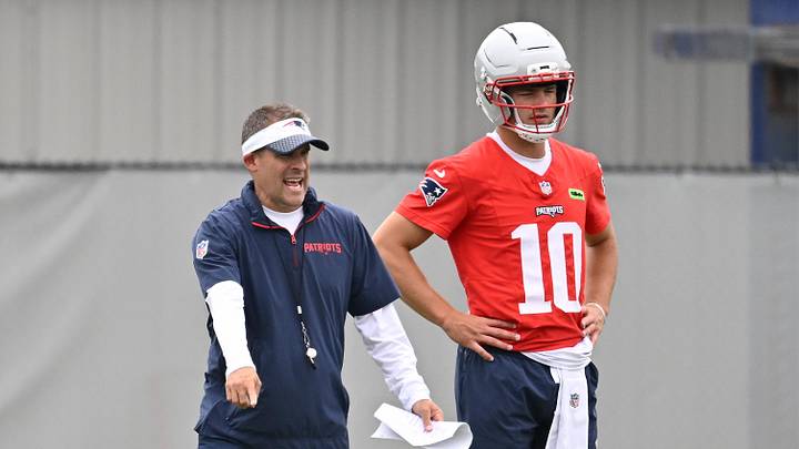 Jun 9, 2025; Foxborough, MA, USA; New England Patriots offensive coordinator Josh McDaniels directs a drill for quarterback Drake Maye (10) during minicamp at Gillette Stadium. Mandatory Credit: Eric Canha-Imagn Images Jun 9, 2025; Foxborough, MA, USA; New England Patriots offensive coordinator Josh McDaniels directs a drill for quarterback Drake Maye (10) during minicamp at Gillette Stadium. Mandatory Credit: Eric Canha-Imagn Images