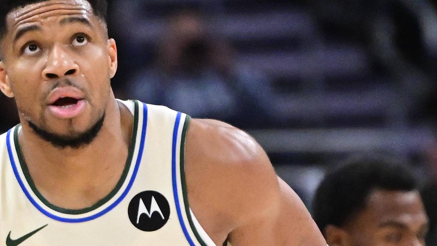 This no-brainer Giannis Antetokounmpo trade package is too good
