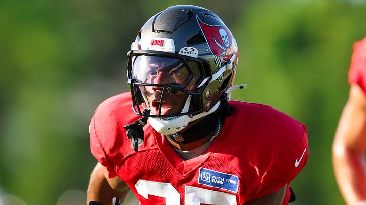 Tampa Bay Buccaneers safety Ifeatu Melifonwu (35).