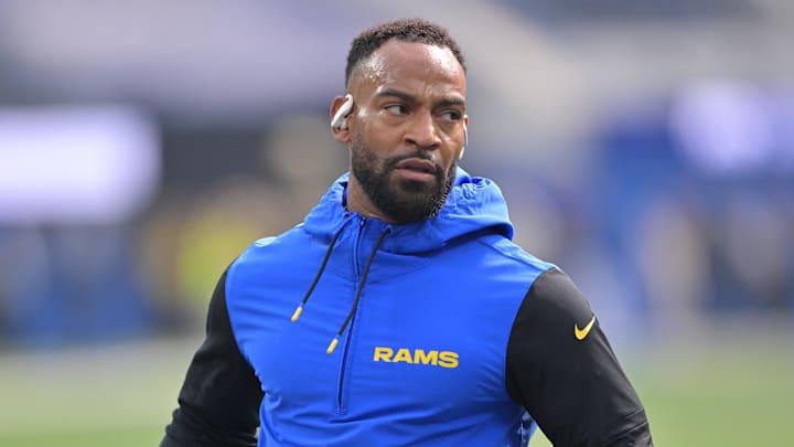 Nov 2, 2025; Inglewood, California, USA;   Aubrey Pleasant, assistant head coach/pass game coordinator works out prior to a game against the New Orleans Saints at SoFi Stadium. Mandatory Credit: Jayne Kamin-Oncea-Imagn Images