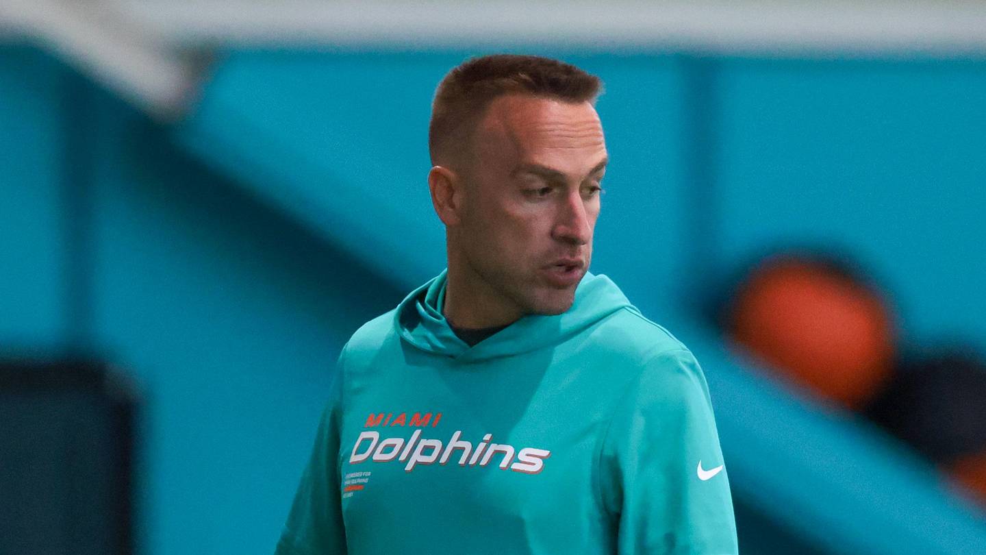 2 Bills opponents face calls to embrace full rebuild in 2026
