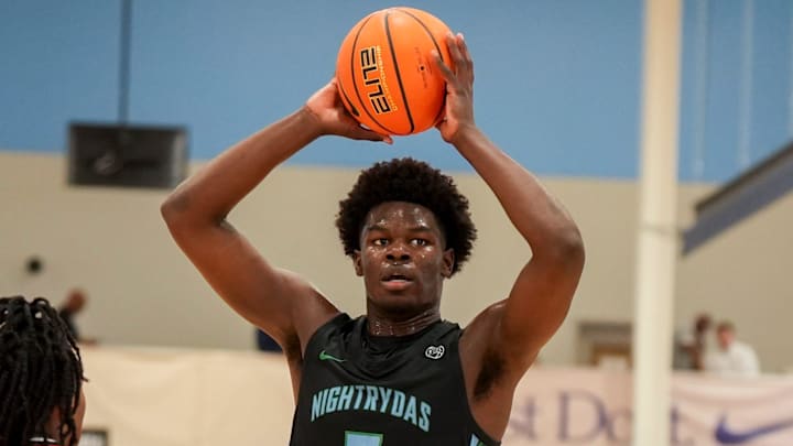 Nightrydas’ Caleb Gaskin (7) looks to pass the ball during a game against Team CP3 at Nike EYBL at the Memphis Sports & Events Center on Saturday, May 17, 2025. Nightrydas’ Caleb Gaskin (7) looks to pass the ball during a game against Team CP3 at Nike EYBL at the Memphis Sports & Events Center on Saturday, May 17, 2025.