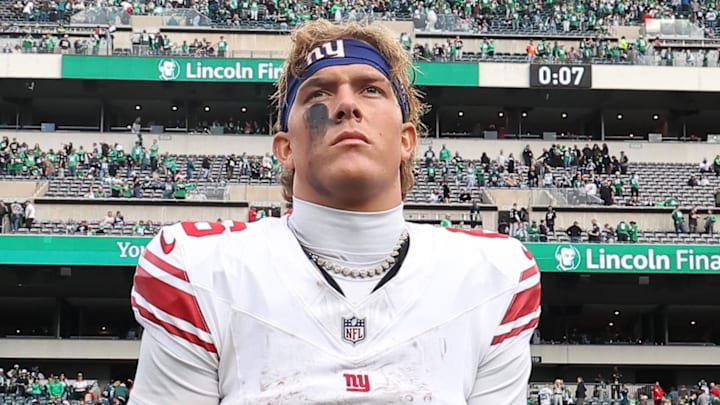 New York Giants quarterback Jaxson Dart (6) looks on after a loss to the Philadelphia Eagles at Lincoln Financial Field. New York Giants quarterback Jaxson Dart (6) looks on after a loss to the Philadelphia Eagles at Lincoln Financial Field.