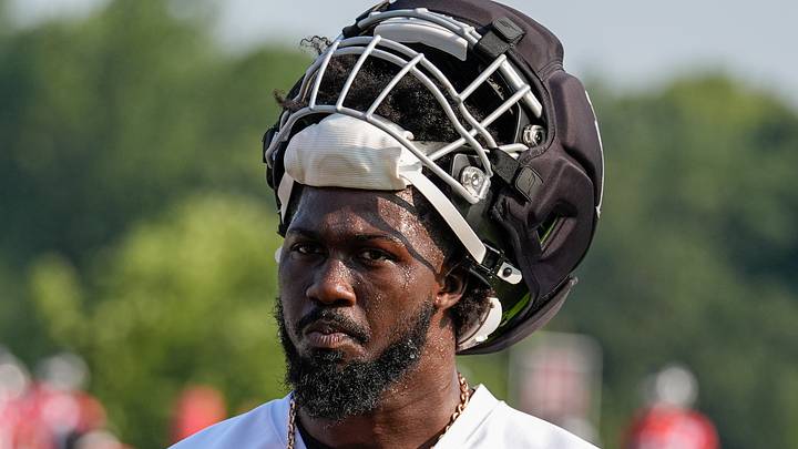 Atlanta Falcons linebacker Jalon Walker 