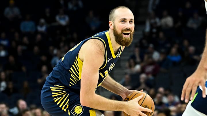 Indiana Pacers center Jay Huff (32) during a game against the Minnesota Timberwolves. Indiana Pacers center Jay Huff (32) during a game against the Minnesota Timberwolves.