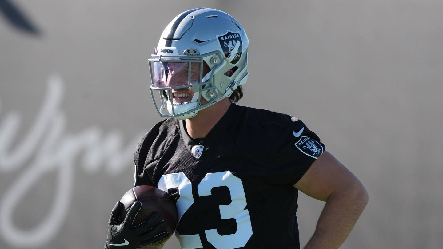 How Dylan Laube Complements Raiders Running Backs