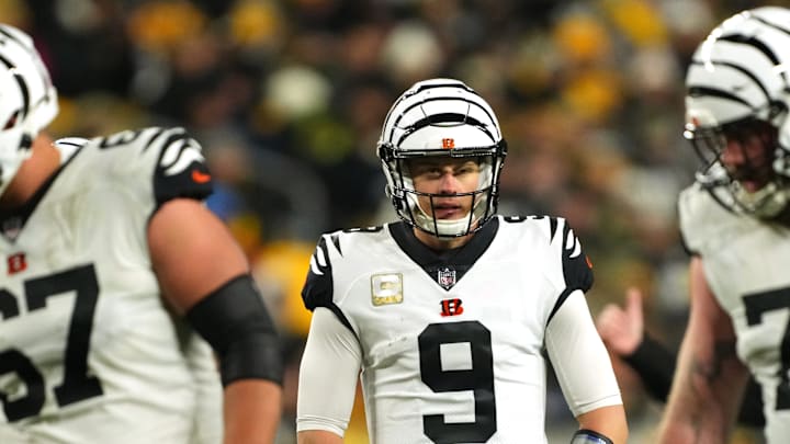 Cincinnati Bengals quarterback Joe Burrow (9) lines up for a snap as Cincinnati Bengals offensive tackle Cordell Volson (67) and Cincinnati Bengals offensive tackle Jonah Williams (73) get set in the second quarter during a Week 11 NFL game, Sunday, Nov. 20, 2022, at Acrisure Stadium in Pittsburgh, Pa.

Nfl Cincinnati Bengals At Pittsburgh Steelers Nov 20 0113