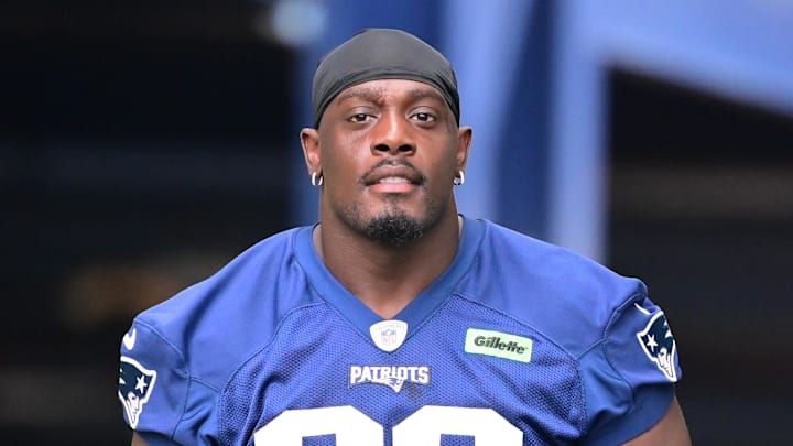 Defensive tackle Sam Roberts has signed with the NY Giants.