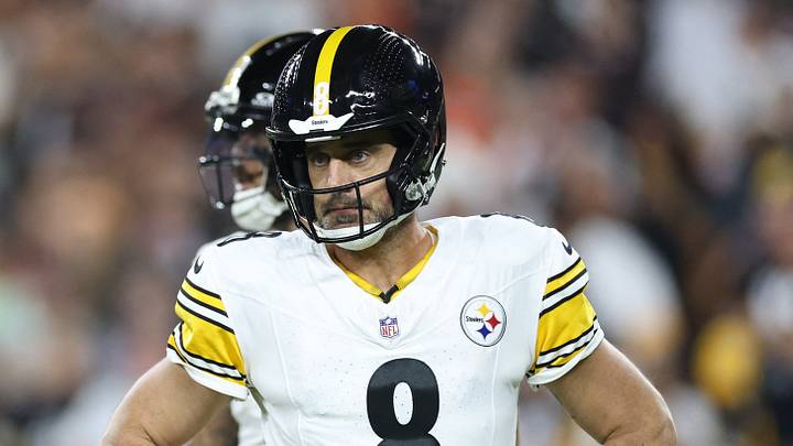 Pittsburgh Steelers quarterback Aaron Rodgers Pittsburgh Steelers quarterback Aaron Rodgers