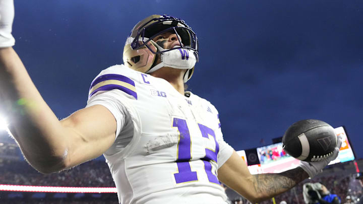 Washington Huskies wide receiver Denzel Boston (12) Washington Huskies wide receiver Denzel Boston (12)