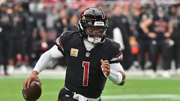 Oct 5, 2025; Glendale, Arizona, USA; Arizona Cardinals quarterback Kyler Murray (1) runs for a touchdown against the Tennessee Titans during the first quarter at State Farm Stadium. Mandatory Credit: Matt Kartozian-Imagn Images Oct 5, 2025; Glendale, Arizona, USA; Arizona Cardinals quarterback Kyler Murray (1) runs for a touchdown against the Tennessee Titans during the first quarter at State Farm Stadium. Mandatory Credit: Matt Kartozian-Imagn Images