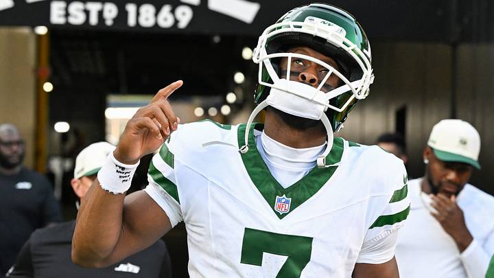 Some Jets fans want to see the team improve the depth situation behind starting QB Geno Smith and primary backup Cade Klubnik. 