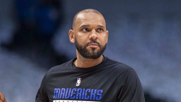 Nov 6, 2021; Dallas, Texas, USA; Dallas Mavericks assistant coach Jared Dudley works with the Mavericks before the game against the Boston Celtics at the American Airlines Center. Mandatory Credit: Jerome Miron-Imagn Images Nov 6, 2021; Dallas, Texas, USA; Dallas Mavericks assistant coach Jared Dudley works with the Mavericks before the game against the Boston Celtics at the American Airlines Center. Mandatory Credit: Jerome Miron-Imagn Images