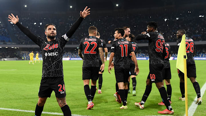 Insigne raccoglie gli applausi del Maradona