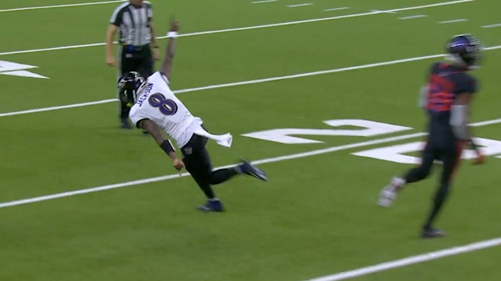 Lamar Jackson didn't even watch the end of this TD pass. 
