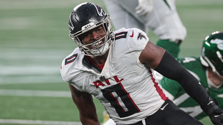 Former Atlanta Falcons outside linebacker Lorenzo Carter is signing with the Tennessee Titans. Former Atlanta Falcons outside linebacker Lorenzo Carter is signing with the Tennessee Titans.