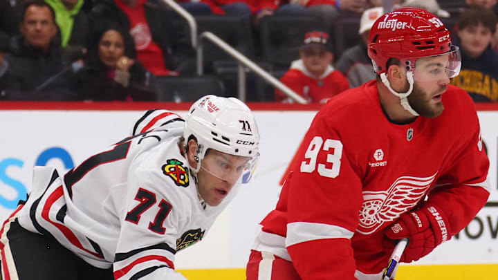 Chicago Blackhawks v Detroit Red Wings