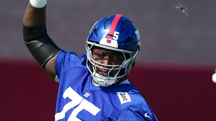 New York Giants guard Joshua Ezeudu