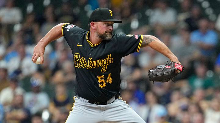 Aug 4, 2026; Milwaukee, Wisconsin, USA; Pittsburgh Pirates pitcher Kirby Yates (54) delivers a pitch against the Milwaukee Brewers in the eighth inning at American Family Field. Mandatory Credit: Michael McLoone-Imagn Images Aug 4, 2026; Milwaukee, Wisconsin, USA; Pittsburgh Pirates pitcher Kirby Yates (54) delivers a pitch against the Milwaukee Brewers in the eighth inning at American Family Field. Mandatory Credit: Michael McLoone-Imagn Images