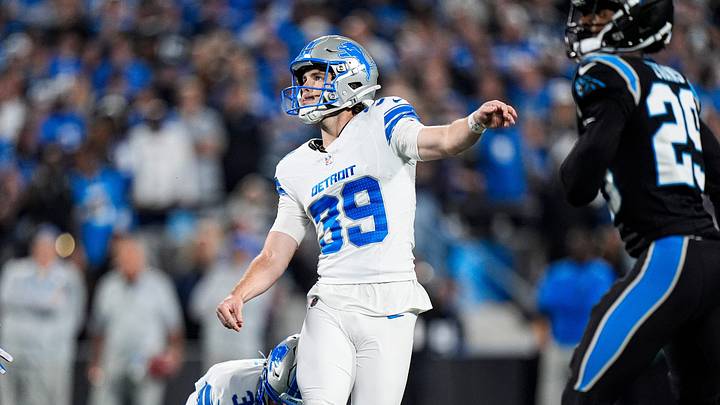 Detroit Lions kicker Jake Bates (39) kicks a field goal against Carolina Panthers during the first half at Bank of America Stadium in Charlotte on Sunday, Oct. 4, 2026. Detroit Lions kicker Jake Bates (39) kicks a field goal against Carolina Panthers during the first half at Bank of America Stadium in Charlotte on Sunday, Oct. 4, 2026.