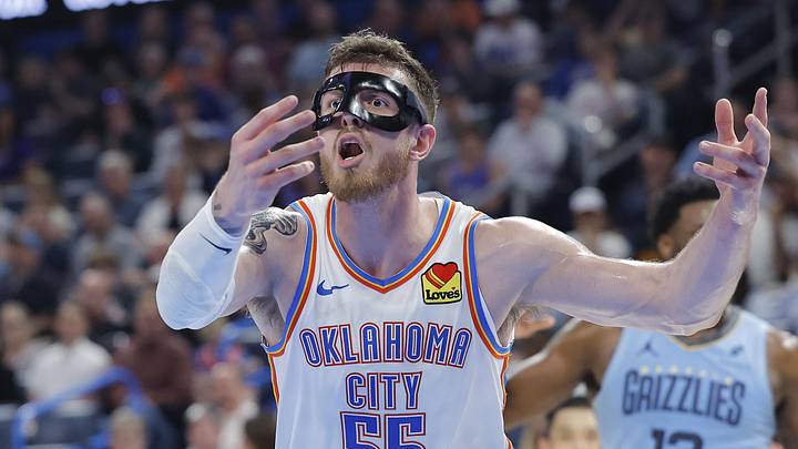 Oklahoma City Thunder center Isaiah Hartenstein 