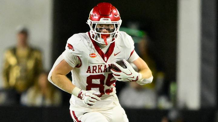 Arkansas Razorbacks tight end Ty Lockwood (85) runs with the ball after a made catch against the Vanderbilt Commodores during the second half at FirstBank Stadium.