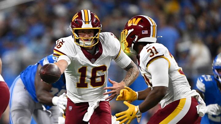 Aug 22, 2026; Detroit, Michigan, USA; Washington Commanders quarterback Athan Kaliakmanis (16) hands the ball off to running back Kaytron Allen (31) against the Detroit Lions in the second quarter at Ford Field. Mandatory Credit: Lon Horwedel-Imagn Images Aug 22, 2026; Detroit, Michigan, USA; Washington Commanders quarterback Athan Kaliakmanis (16) hands the ball off to running back Kaytron Allen (31) against the Detroit Lions in the second quarter at Ford Field. Mandatory Credit: Lon Horwedel-Imagn Images