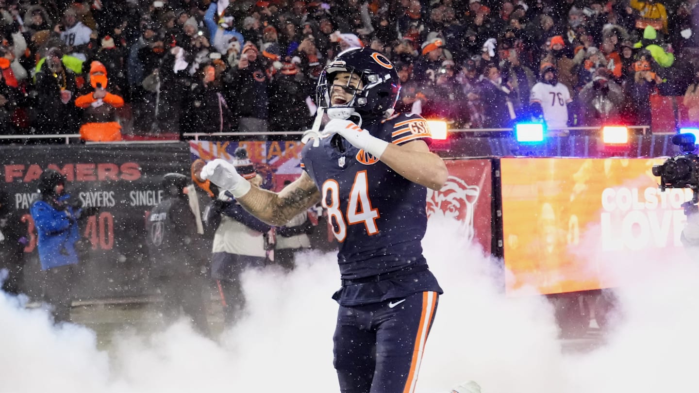 Colston Loveland sets NFL record in Bears' Divisional Round loss to Rams