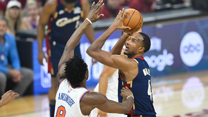 May 23, 2026; Cleveland, Ohio, USA; Cleveland Cavaliers forward Evan Mobley (4) looks to shoot while defended by New York Knicks forward OG Anunoby (8) run the first quarter during game three of the eastern conference finals for the 2026 NBA playoffs at Rocket Arena. Mandatory Credit: David Richard-Imagn Images May 23, 2026; Cleveland, Ohio, USA; Cleveland Cavaliers forward Evan Mobley (4) looks to shoot while defended by New York Knicks forward OG Anunoby (8) run the first quarter during game three of the eastern conference finals for the 2026 NBA playoffs at Rocket Arena. Mandatory Credit: David Richard-Imagn Images