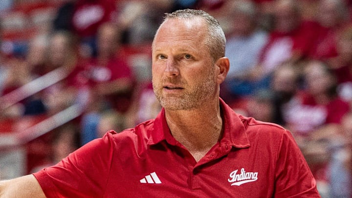 Indiana basketball coach Darian DeVries directs his team during the Cream and Crimson scrimmage at Simon Skjodt Assembly Hall on Friday, Oct. 3, 2025.
