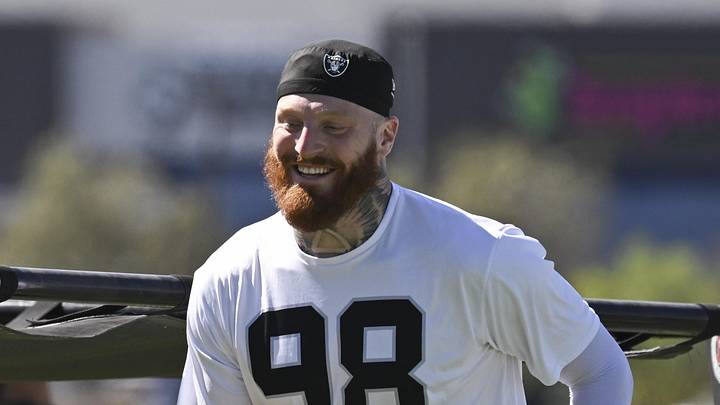 May 28, 2026; Henderson, NV, USA; Las Vegas Raiders defensive end Maxx Crosby (98) warms up during organized team activities at Intermountain Health Performance Center. Mandatory Credit: Candice Ward-Imagn Images