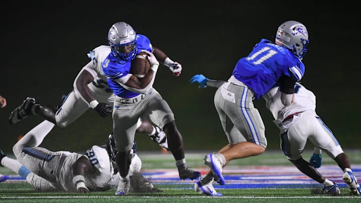 Byrnes Rebels running back Tre Segarra (3) carries the ball during an SCHSL football game against the Dorman Cavaliers.