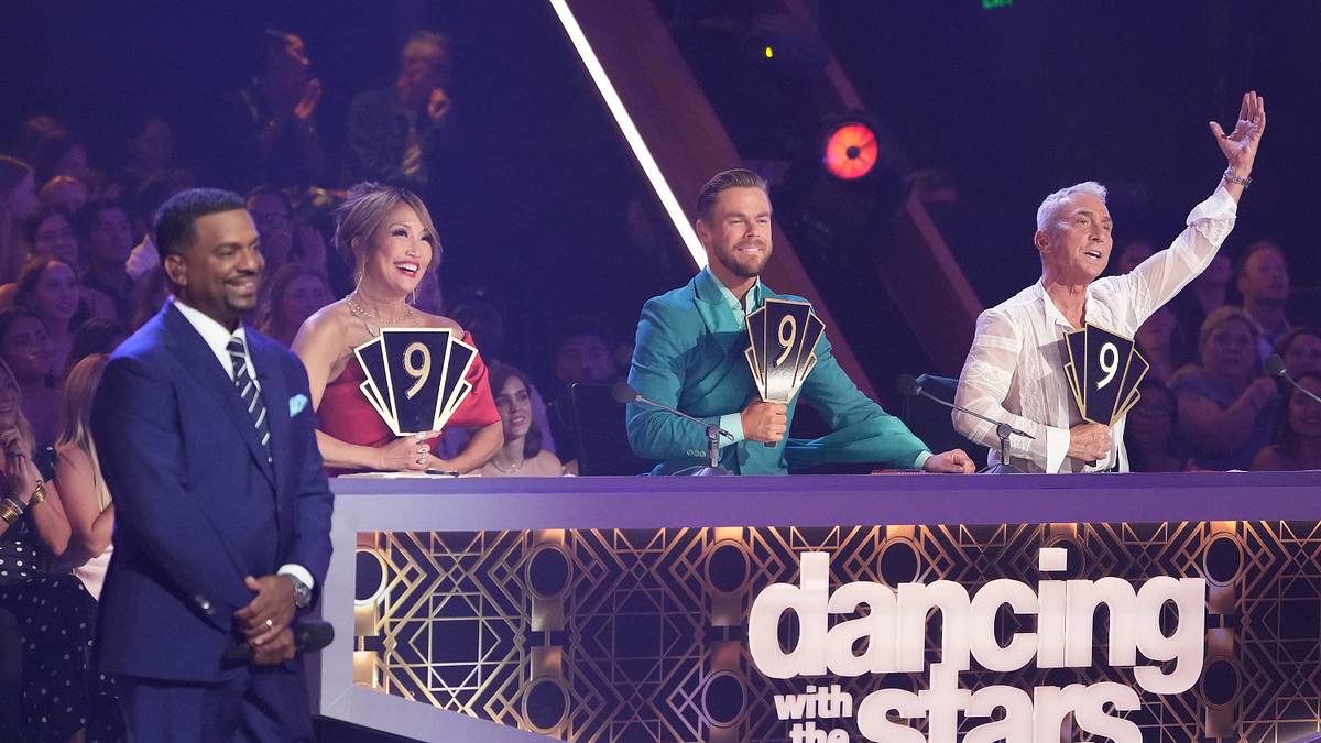 DWTS judges and live show Dancing With the Stars judges at the scoring table