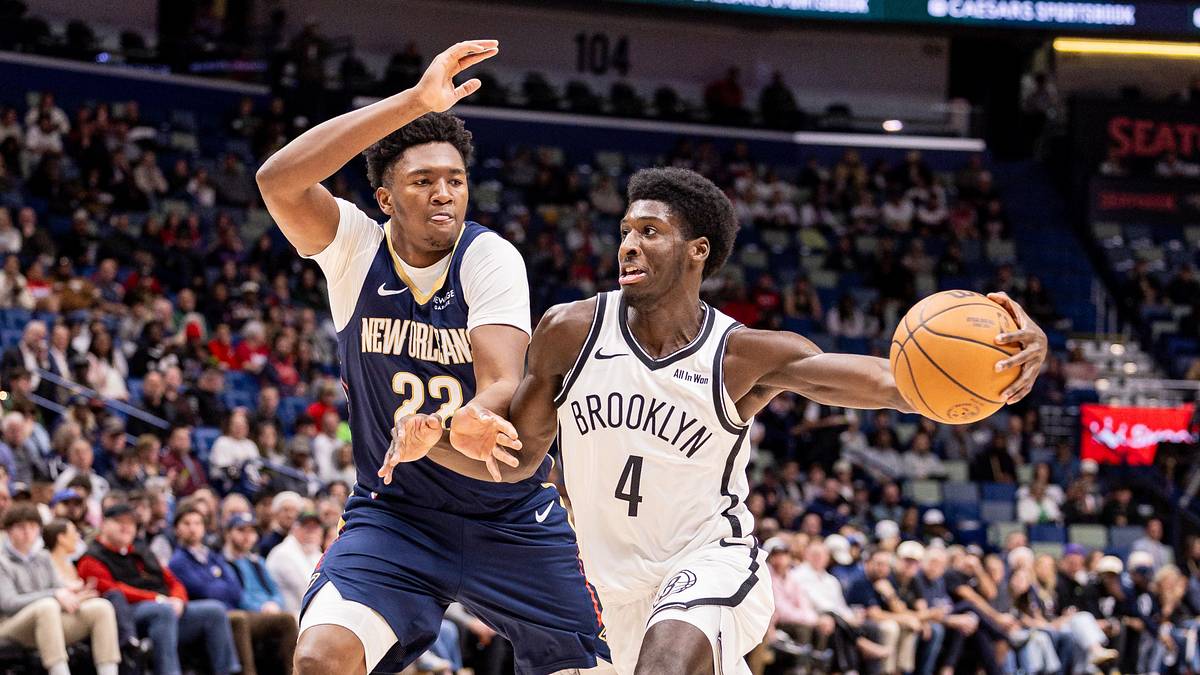 Drake Powell pushing the ball for Brooklyn