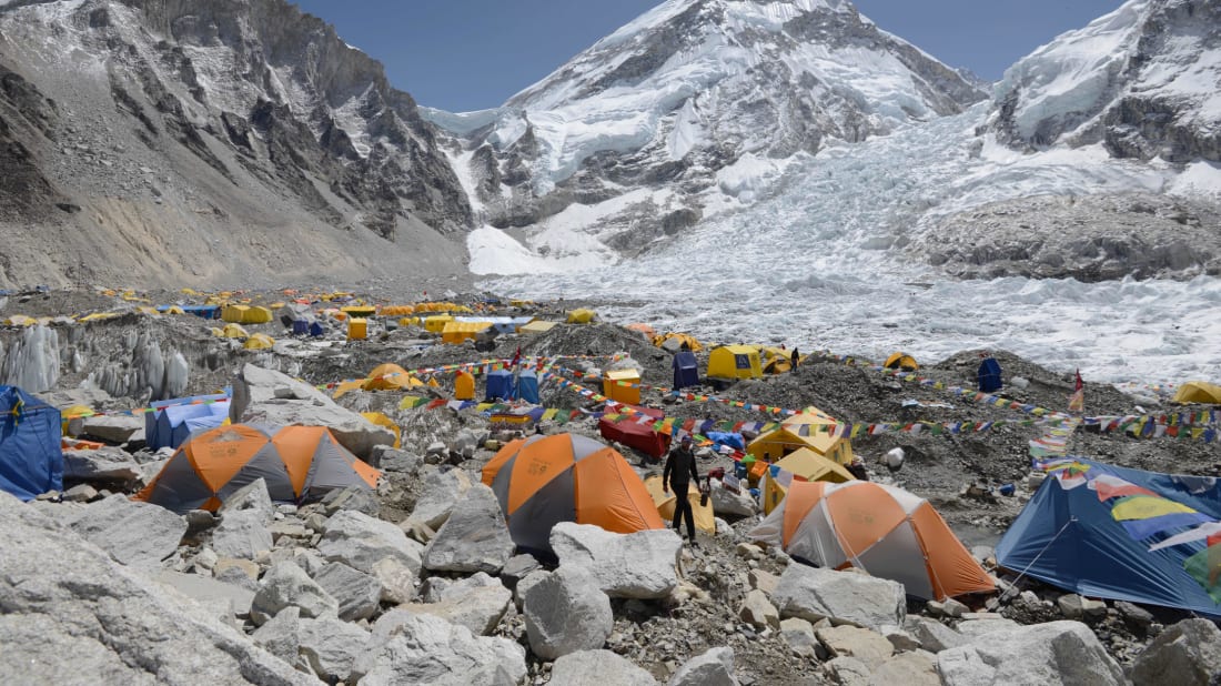4 Reasons Why Climbing Everest Is Deadlier Than Ever Mental Floss