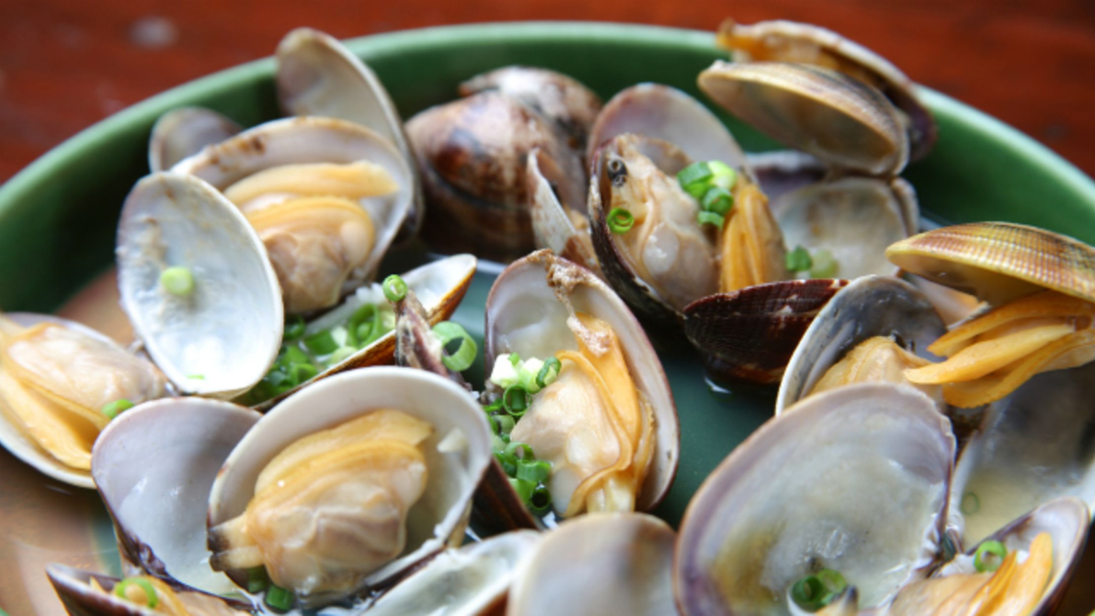 eating-shellfish-likely-means-eating-plastic-scientists-say-mental-floss
