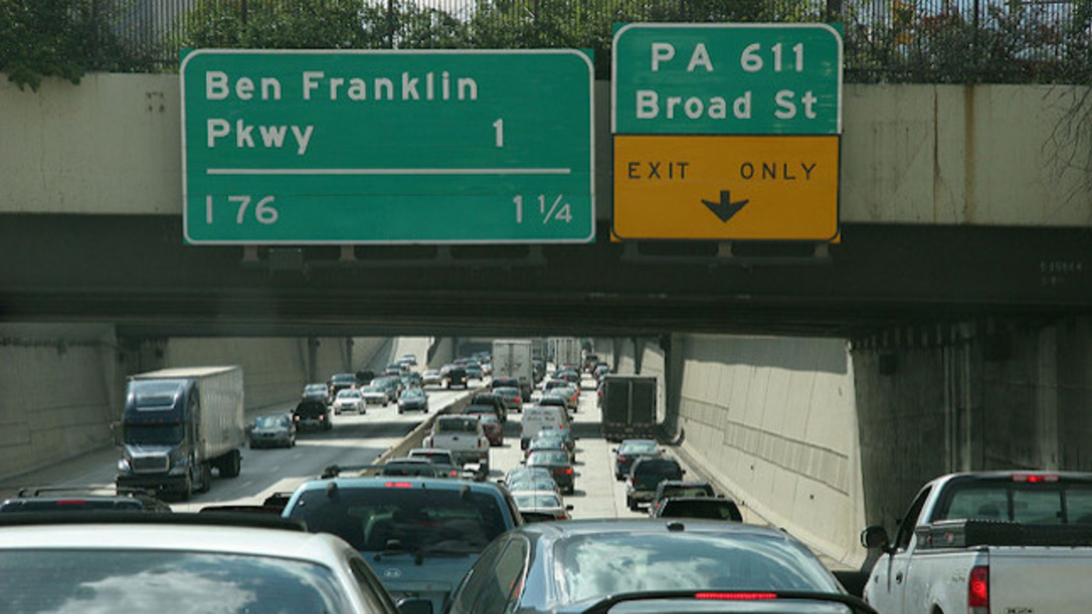 Could Living Near a Highway Increase Your Risk of Dementia? Mental Floss