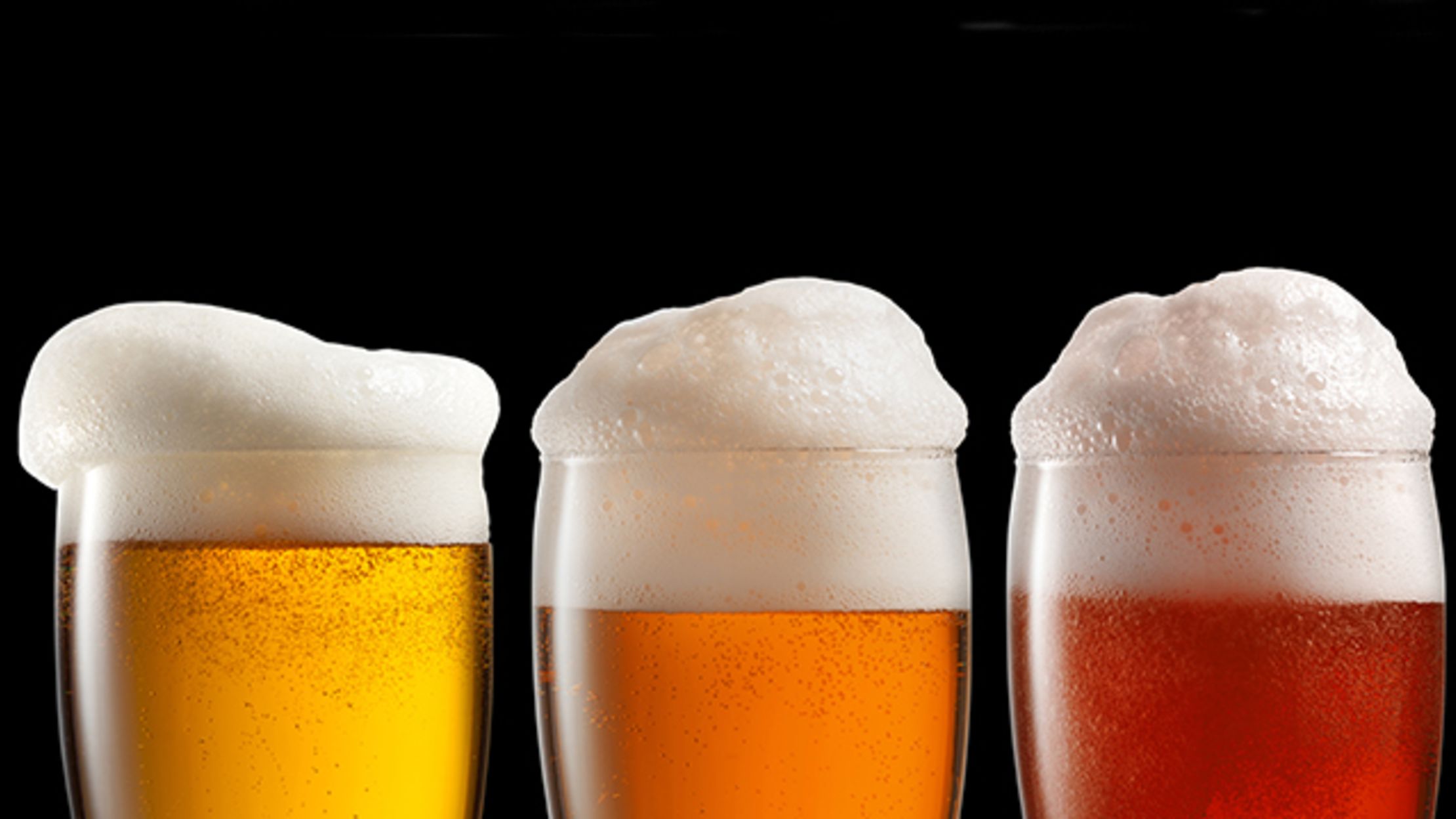 Get Rid of Excess Beer Foam by Swirling It With a Greasy Finger