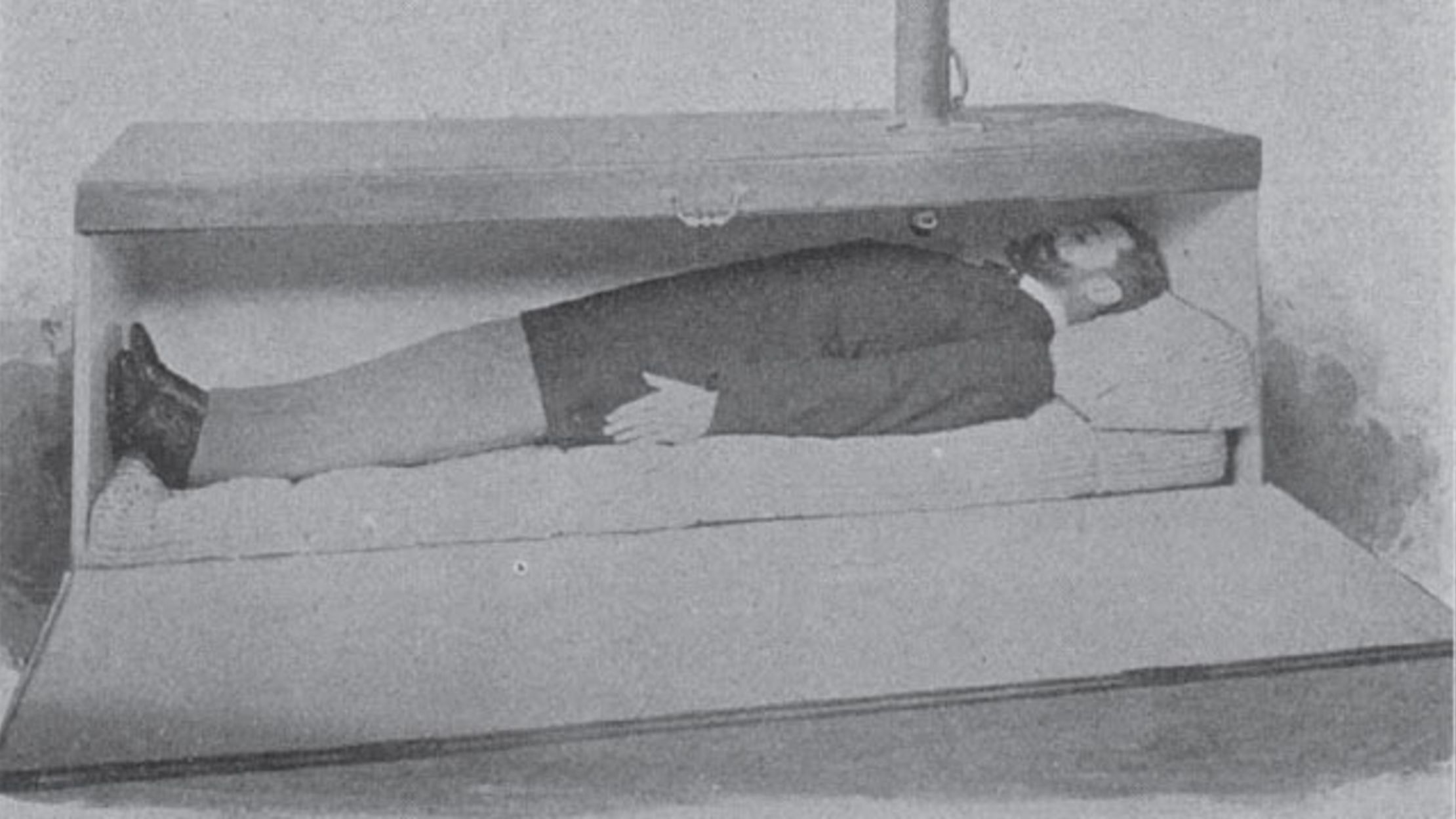 Le Karnice, the Victorian Coffin Designed to Save Lives Mental Floss